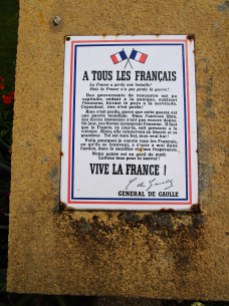 Appel de De Gaulle devant la Mairie d'Arromanches