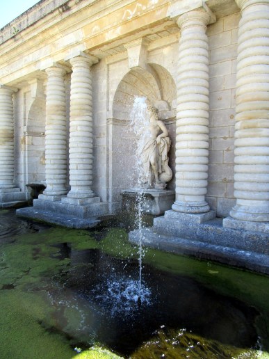 Fontaine mythologique